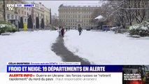 La place de l'hôtel de ville de Saint-Etienne recouverte de neige