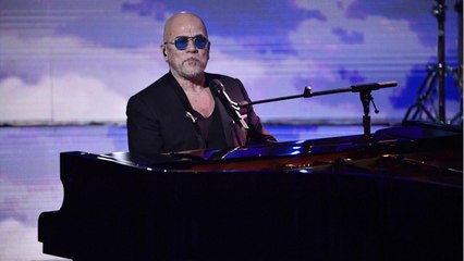 VOICI : Pascal Obispo : ce célèbre chanteur qu'il avait choisi avant Daniel Lévi pour les Dix Commandements