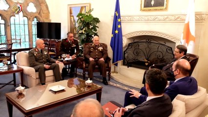 الفريق أسامه عسكر يعود إلى أرض الوطن بعد انتهاء زيارته الرسمية لجمهورية قبرص