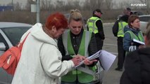 Ucraina, in attesa dei corridoi umanitari da Mariupol molti fanno da soli