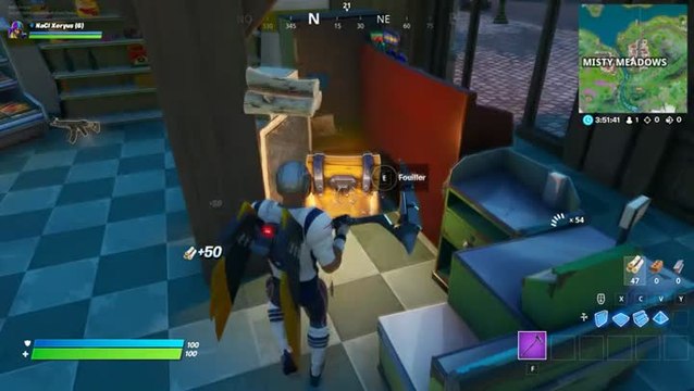 Fortnite, Chapitre 2, saison 1 : fouiller un coffre dans une forêt hantée, un village fantôme et une ferme lugubre (Défis Fortnite : Cauchemars)