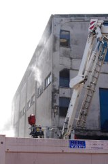 Son dakika haberleri! Tuzla'da fabrikada çıkan yangın söndürüldü