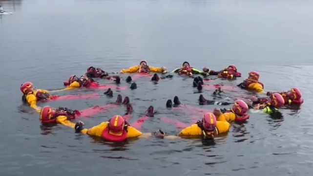 Como - Addestramento Vigili del Fuoco nel lago di Pusiano (02.04.22)