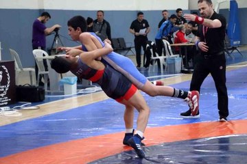 Rize'de Güreş Yıldızlar Grup Birinciliği müsabakaları başladı