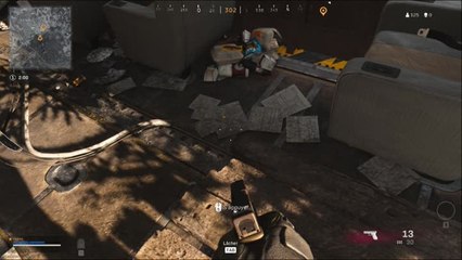 Un avion abattu a tenté d'entrer en contact avec la base aérienne d'Arklov, notre guide