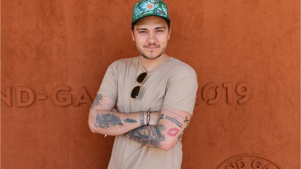 Voici -  "A la télé, on est beaucoup coupé au montage" : le coup de gueule de Jeff Panacloc contre la censure de ses blagues