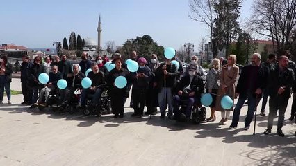 Otizmli çocuklar ve aileleri farkındalık için "sevgi yürüyüşü" yaptı