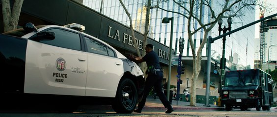 AMBULANCE. PLAN DE HUIDA - Tráiler Español [HD] (2022)