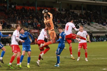 Spiel gedreht: Tabellenführer Oldenburg siegt in Lübeck
