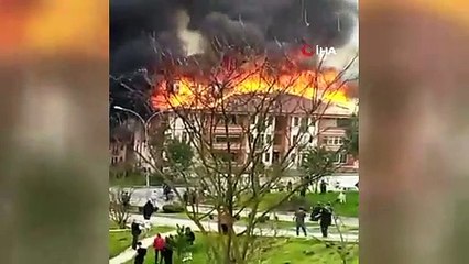 İftara saatler kala çatıda çıkan yangın korkuttu! Apartmanın çatısı bir anda alev topuna döndü