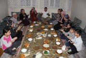 Türkiye'de ilk iftar Şemdinli'de yapıldı