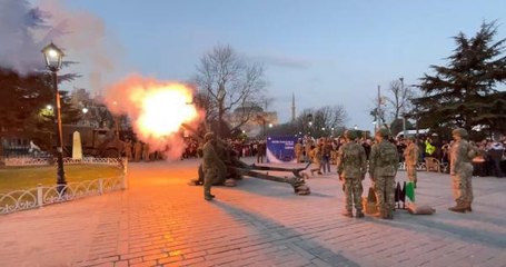 AYASOFYA'NIN GÖLGESİNDE İLK İFTAR HEYECANI