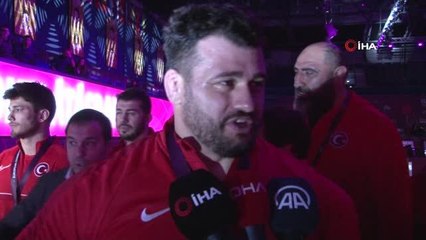 Rıza Kayaalp: "Tekrardan İstiklal Marşı'nı söyletmeyi özlemişim"