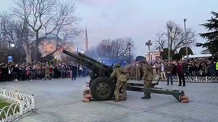 201 yıllık Ramazan geleneği: Sultanahmet Meydanı'nda iftar vakti top atışı!