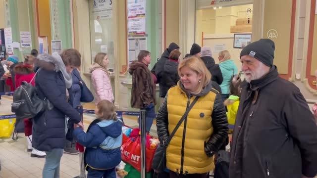 Rusya'nın Ukrayna'ya saldırılarının ardından siviller Polonya'ya gelmeye devam ediyor