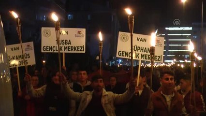 Van'ın düşman işgalinden kurtuluşu meşaleli yürüyüşle kutlandı