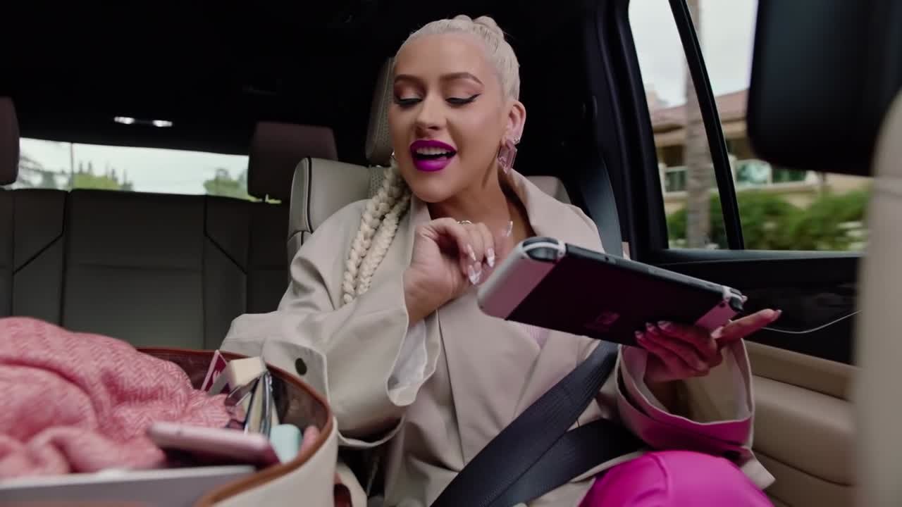 Nintendo Switch - Christina Aguilera Stay connected