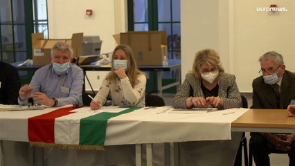 فيديو: بدء الاقتراع بانتخابات ستحدد مصير 12 عاماً من حكم أوربان للمجر