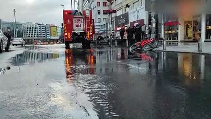 Şişli'de İSKi'ye ait su borusu patladı! Metronun Şişli girişi kapatıldı