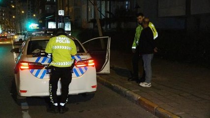 EHLİYETSİZ VE ALKOLLÜ SÜRÜCÜ, 3 KİLOMETRELİK TAKİPLE YAKALANDI