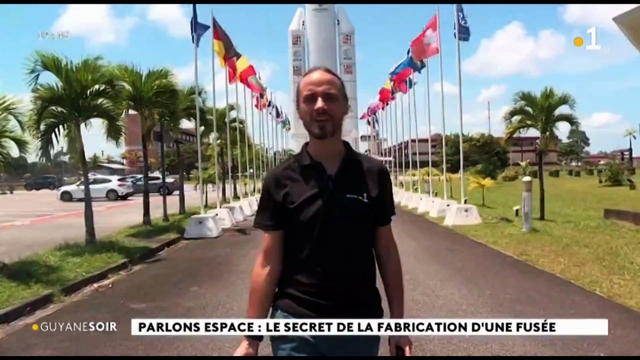 Fabrication d'une fusée Ariane 5