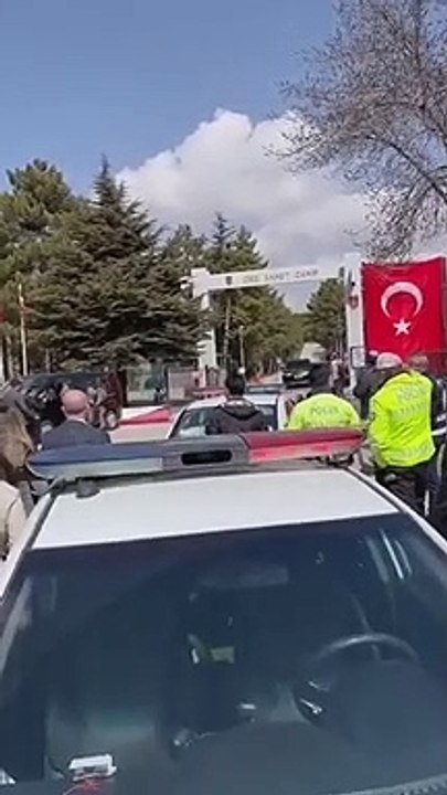 Selin Ciğerci, Mamakta bedelli askerlik yapan sevgilisi Gökhan Çırayı askerden aldı
