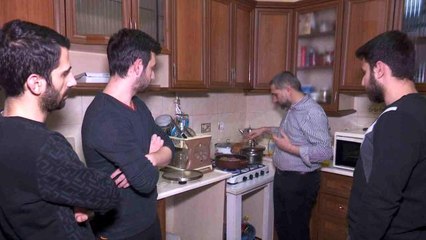 Başkan Uçar üniversiteli gençlere elleriyle iftar yemeği pişirdi