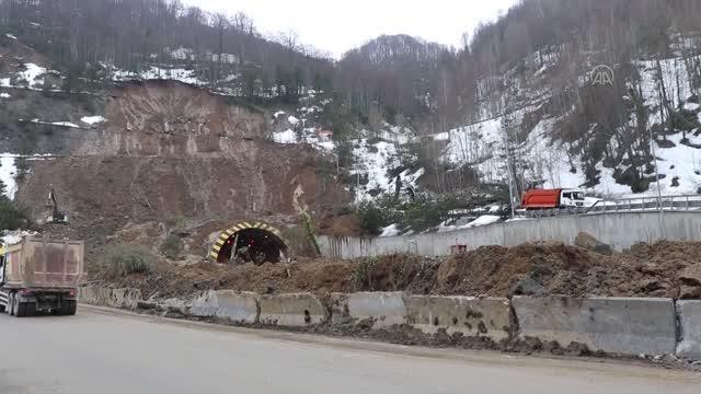 Heyelan sonrası Bolu Dağı Tüneli'nde yol açma çalışmaları sürüyor