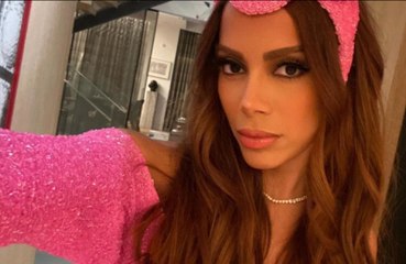 Anitta revela capa de novo álbum e é alvo de meme nas redes sociais