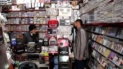 Tarihi çarşıda kasetçiliği yarım asırdır sevgiyle sürdürüyor