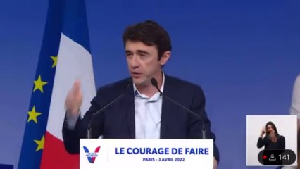 Le public hue Nicolas Sarkozy en plein meeting de Valérie Pécresse