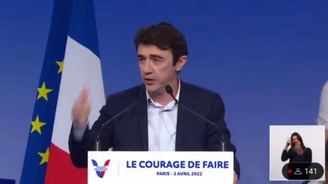 Le public hue Nicolas Sarkozy en plein meeting de Valérie Pécresse