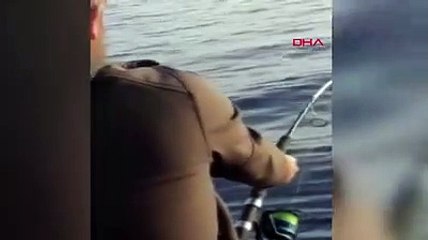 100 kiloluk dev oltaya takıldı! Saatlerce boğuştular