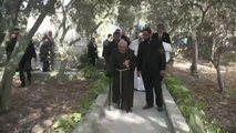 El papa concluye su viaje a Malta con una visita a un centro de refugiados