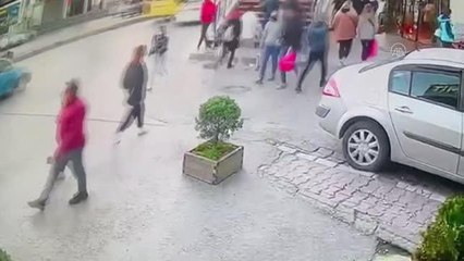 Esenyurt'ta bir kadını vuran kişi aynı silahla intihar girişiminde bulundu