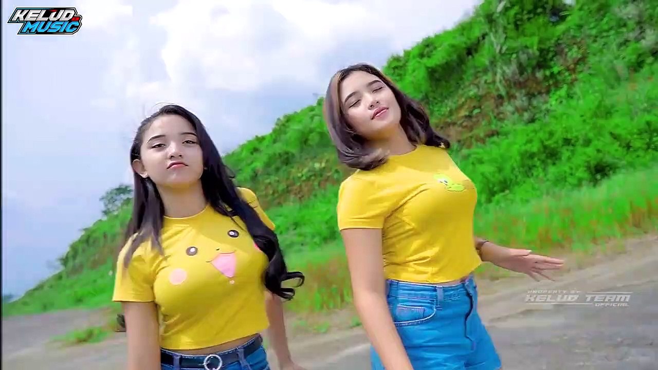 DJ GADIS CANTIK BASS BETON PALING DI CARI