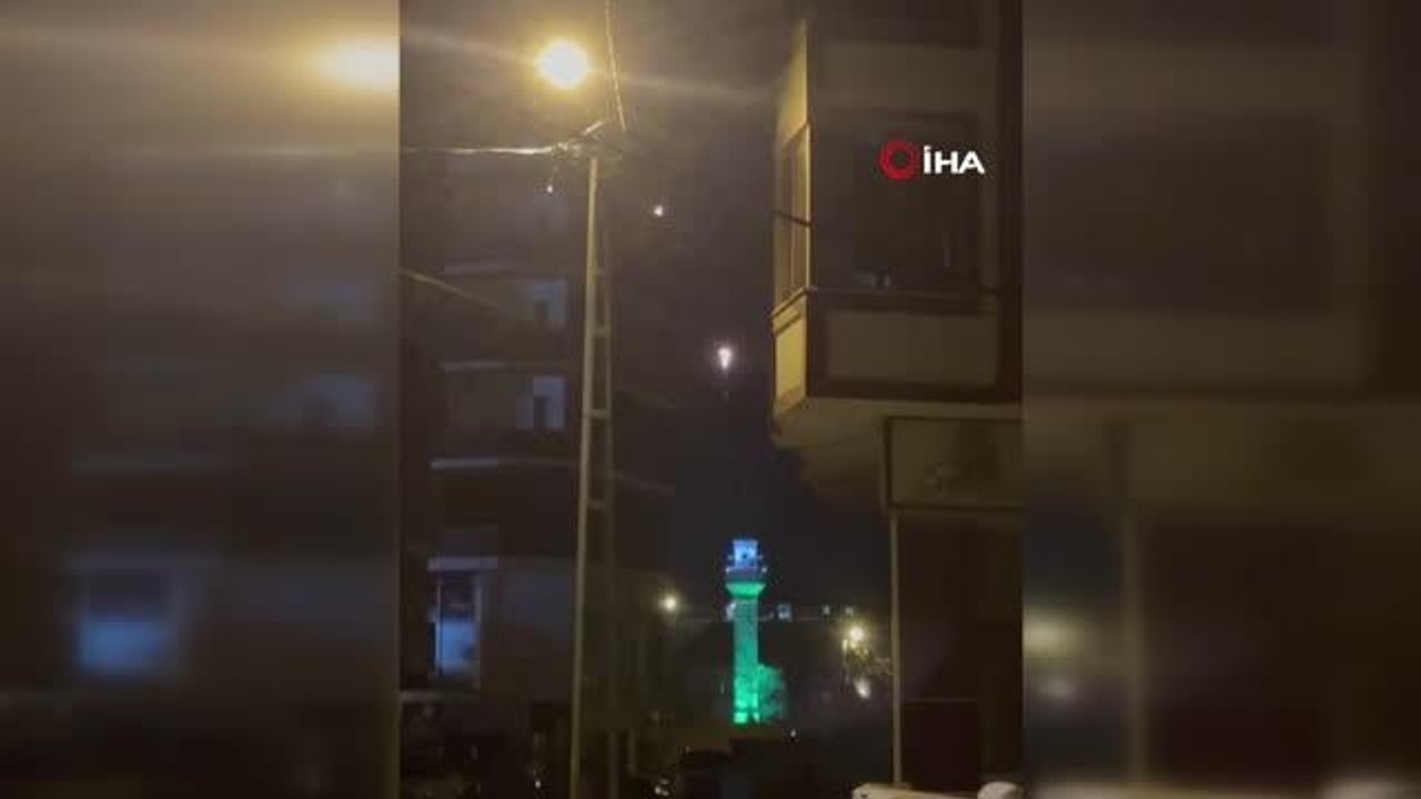 Elektrik kabloları bomba gibi patladı, korku dolu anlar cep telefonu kamerası ile görüntülendi