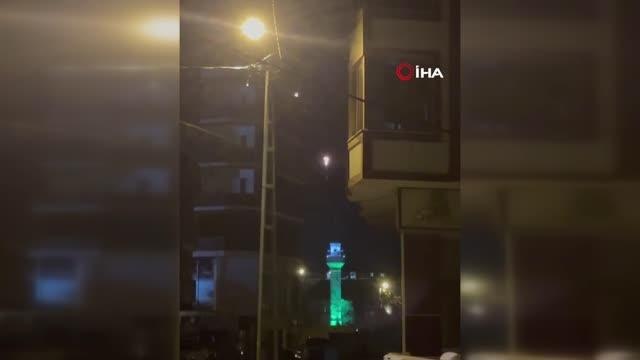 Elektrik kabloları bomba gibi patladı, korku dolu anlar cep telefonu kamerası ile görüntülendi