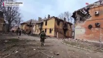 بدون تعليق: التلفزيون الروسي الحكومي يبث تقريرا عن حياة القوات الروسية في ماريوبول