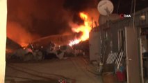 Son dakika haberleri: İstanbul Ümraniye'de geri dönüşüm tesisinde patlamayla beraber yangın çıktı, söndürme çalışmaları devam ediyor