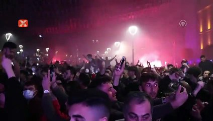 Trabzonsporlulardan Beşiktaş maçı sonrası takımlarına destek