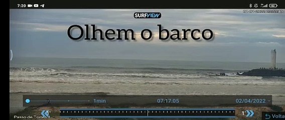 Barco vira e dá susto em  ocupantes em Passo de Torres