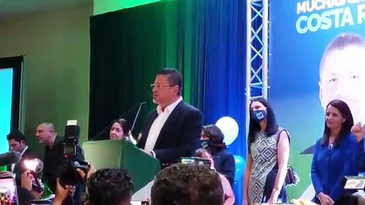 Chaves tras ganar elecciones “No se vale fallarle a Costa Rica”