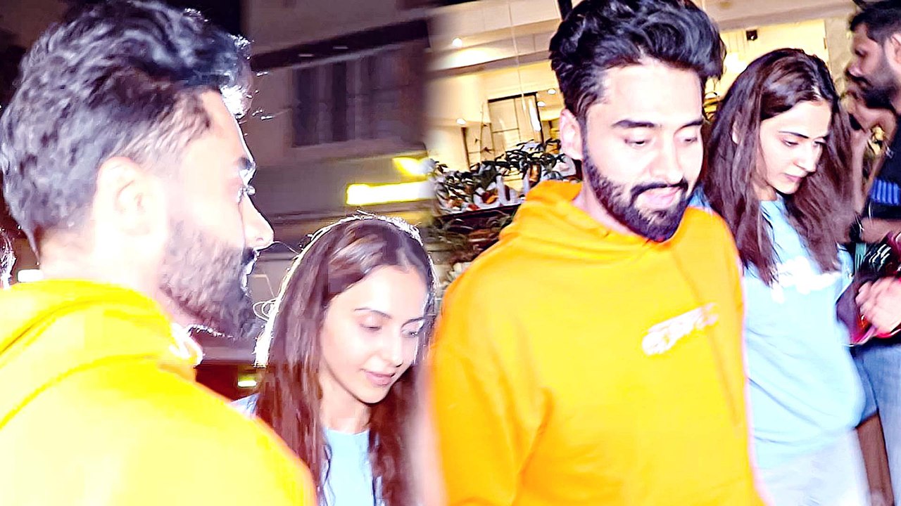 Rakul Preet Singh & Jackky Bhagnani Spotted On A Romantic Date