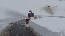 Kar kalınlığının 5 metreyi bulduğu Tanin Tanin Geçidi'nde yollar ulaşıma açıldı