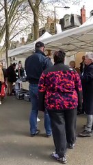Un militant de Reconquête violemment agressé sur un marché à Tours