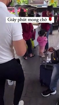 Gặp lại ba mẹ sau thời gian xa cách: Lisa - Leon ngơ ngác hồi lâu vẫn không nhận ra