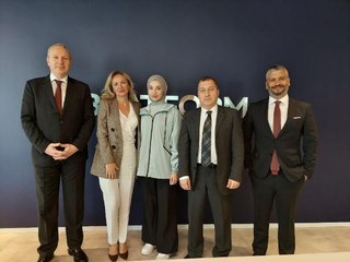 BLATFORM MİLLİ TEKVANDOCU KÜBRA DAĞLI'YA SPONSOR OLDU