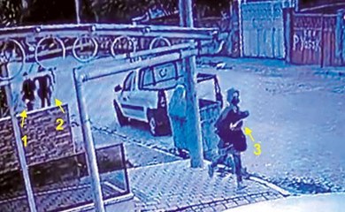 ŞEHİDİN TABANCASINI ÇALAN 3 KADIN YAKALANDI