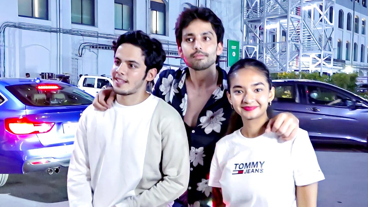 Anushka Sen, Darsheel & Himansh Kohli Spotted At Starbucks Coffee Shop In Worli